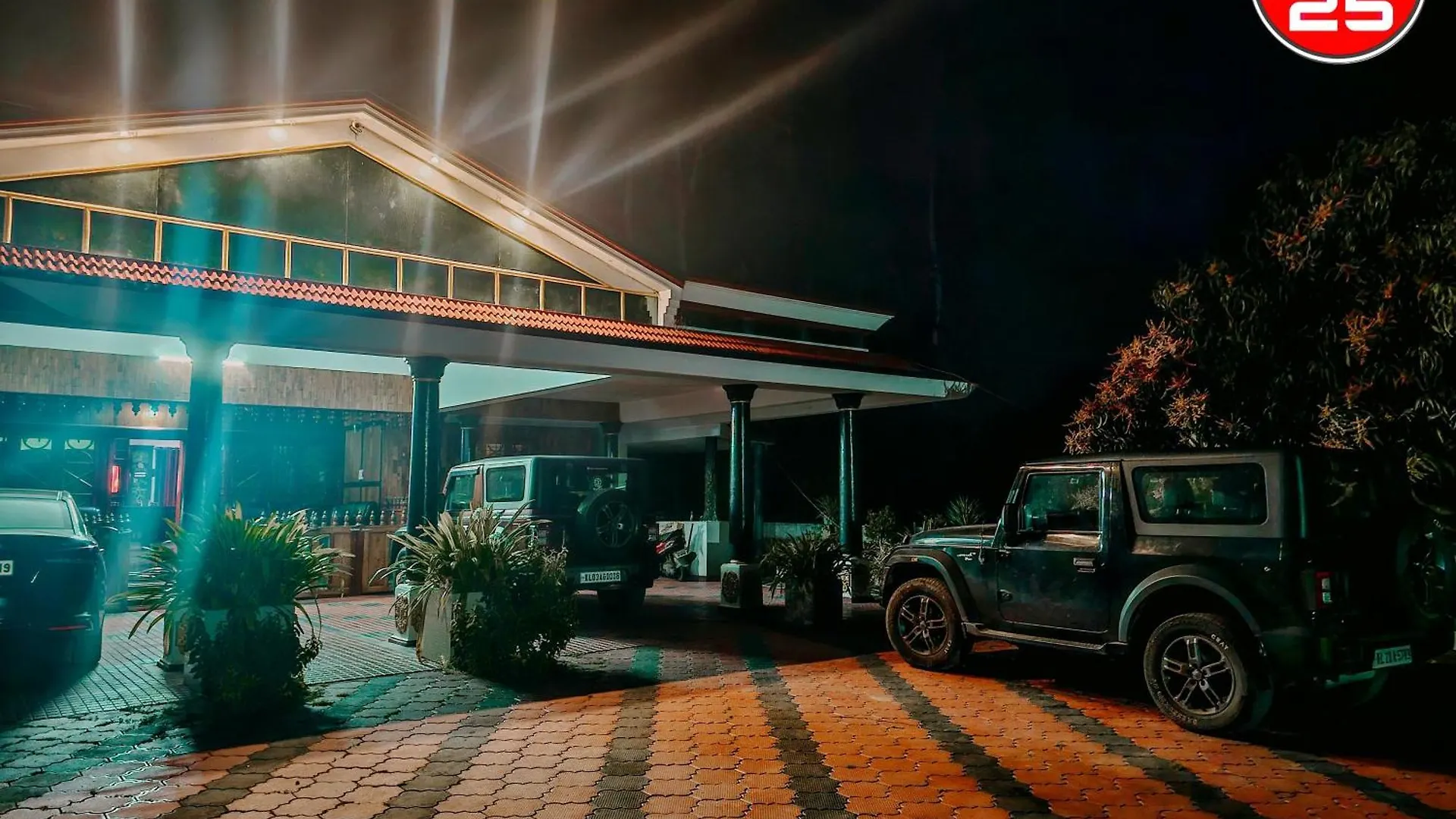 Gb 25 Cottage'S Thiruvananthapuram India
